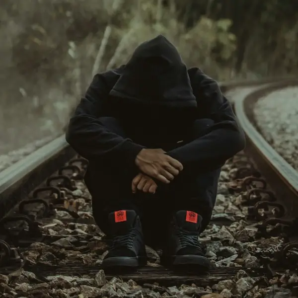 برهوت فرصت و وفور حسرت؛ گرایش جوانان ایرانی به سلبریتیها از چه حکایت میکند؟