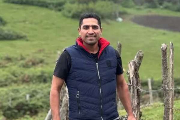 حمید نورنژاد، مربی کیکبوکسینگ اهل اندیمشک، روز ۱۸ بهمن از سوی نیروهای امنیتی بازداشت شد