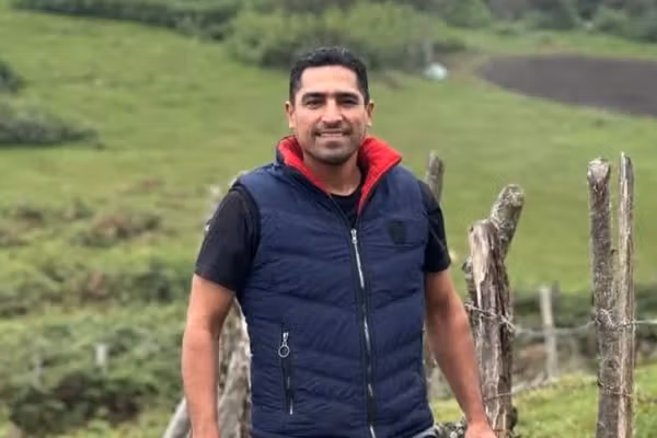 حمید نورنژاد، مربی کیکبوکسینگ اهل اندیمشک، روز ۱۸ بهمن از سوی نیروهای امنیتی بازداشت شد