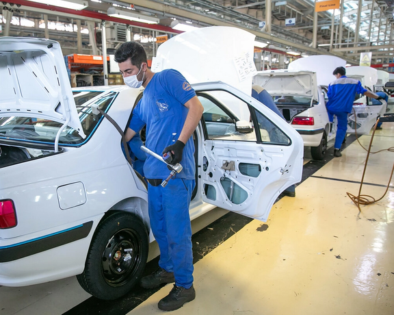 نایبرییس کمیسیون صنایع مجلس: نباید بگذاریم خودروهای خارجی به کشور وارد شود