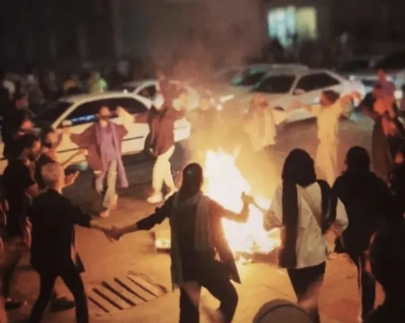 وزارت اطلاعات جمهوری اسلامی مدعی بازداشت ۹ تبعه خارجی به دلیل «حضور در صحنه اعتراضات» شد