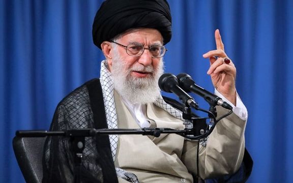 خامنئي عن ثورة 1979:نظام الشاه السابق كان يستخدم الجيش لقمع الشعب