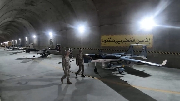 رونمایی از پایگاه پهپادی ارتش یک روز پس از انتشار گزارش حمله پهپادی اسرائیل به پارچین