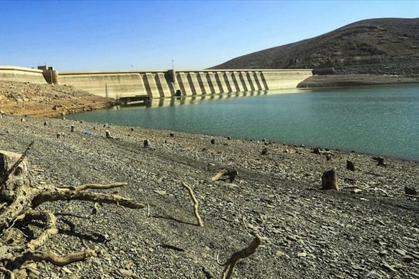 63 % من خزانات السدود في إيران فارغة.. وانخفاض احتياطيات بعض السدود لأقل من 37%