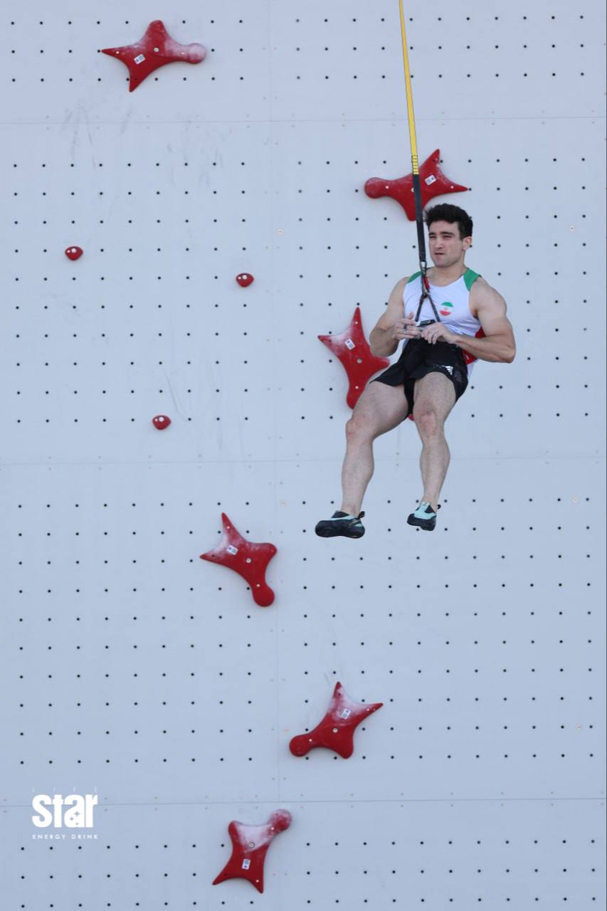 رضا علیپور در واکنش به افزایش قیمت دلار: خانه از پای‌بست ویران است