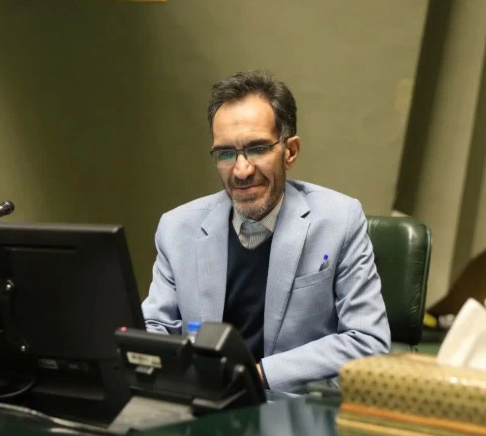 بیات، نماینده مجلس: وضع تنگه هرمز را  قدرت نظامی تعیین می‌کند، نه هیاهوی شبکه‌های اجتماعی