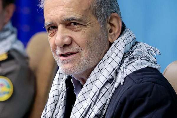 الرئيس الإيراني يصف الصراع العسكري مع إسرائيل بـ"الظاهرة القبيحة"