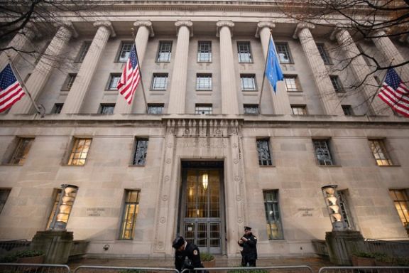 وزارت دادگستری آمریکا از اعلام جرم علیه چند فرد به دلیل نقض تحریمهای ایران خبر داد