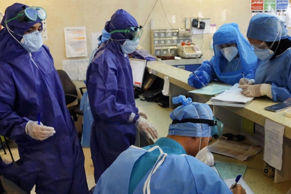 آلاف الممرضين يهاجرون سنويًا.. القطاع الصحي في إيران يعاني