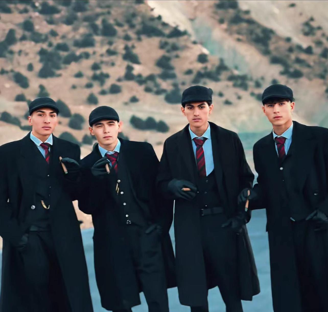 طالبان چهار جوان را به‌دلیل تقلید از پوشش بازیگر یک سریال انگلیسی بازداشت کرد