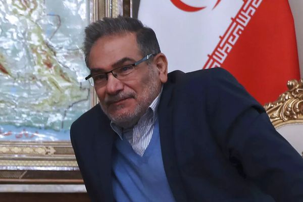 "بلومبيرغ" تكشف دور ابن مسؤول إيراني كبير في توريد الأسلحة الإيرانية إلى روسيا