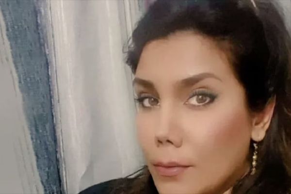 Iran's Exiled Prince Warns Political Prisoner Is 'In Danger'