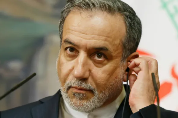 عراقچی: حتی با هزینه سنگین، از حق غنیسازی عقبنشینی نمیکنیم