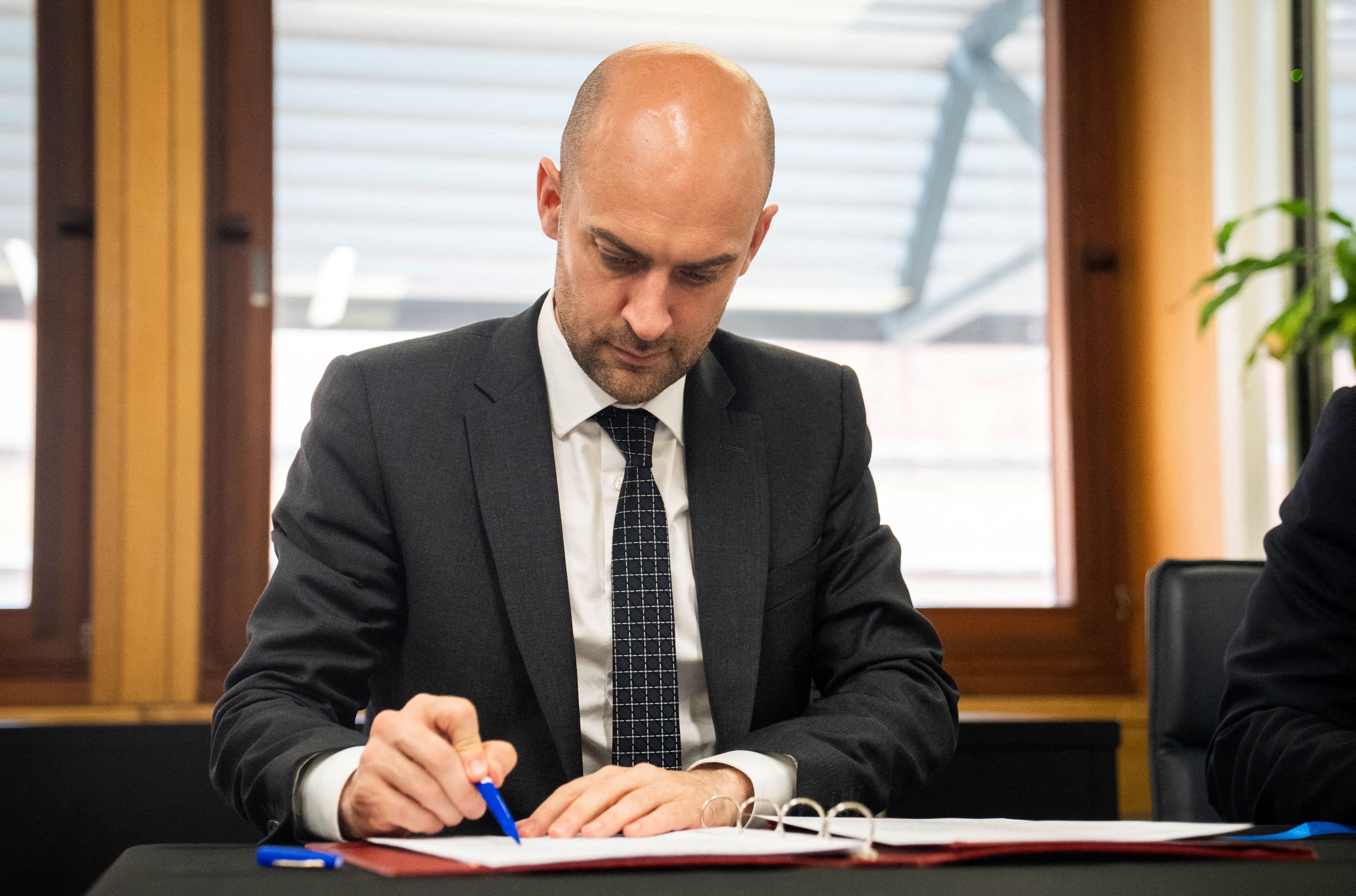 France warns of UN snapback if no Iran deal by August