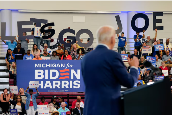 الولايات المتحدة:قراصنة إيرانيون قدموا معلومات "سرية ومسروقة" من حملة ترامب إلى فريق بايدن