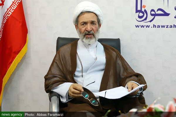 مدرس بالحوزة الدينية في إيران: البيت الأبيض سيصبح مقرًا لقادة الحق في يوم ما