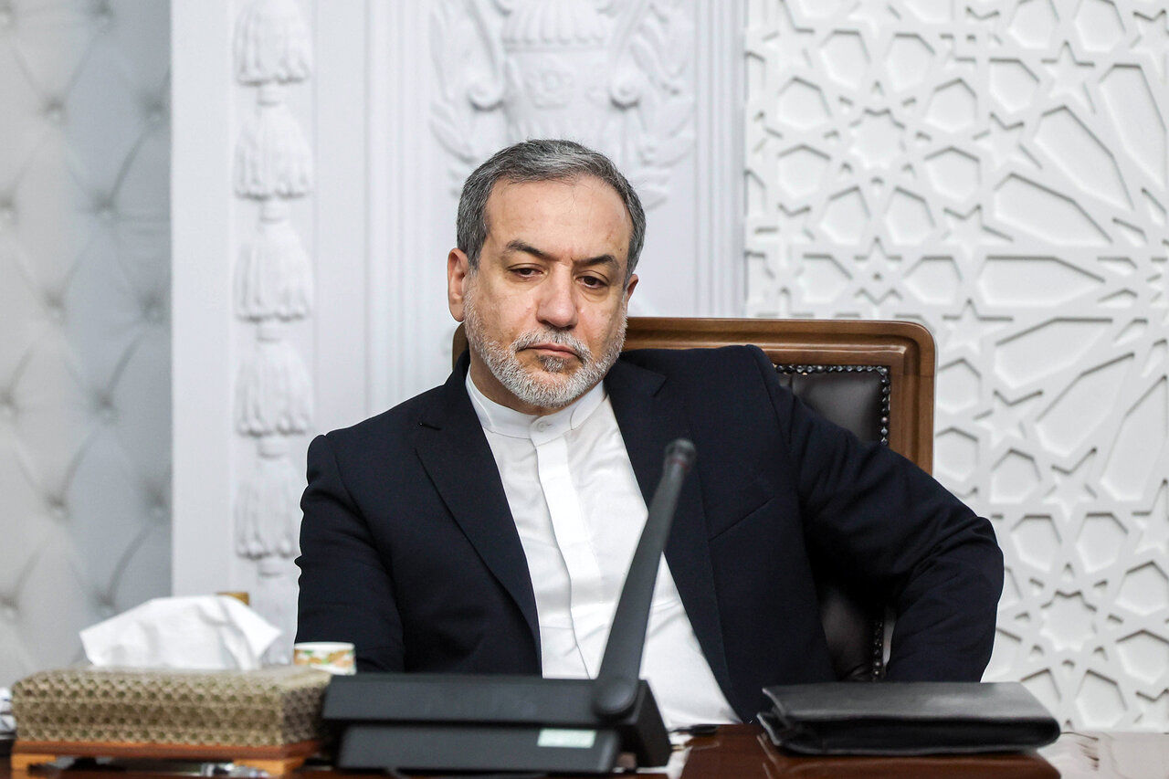 عراقجي ردا على غروسي: لا أعلم هل يشعر بالقلق من العودة للحرب مع إيران أم يهدد بها