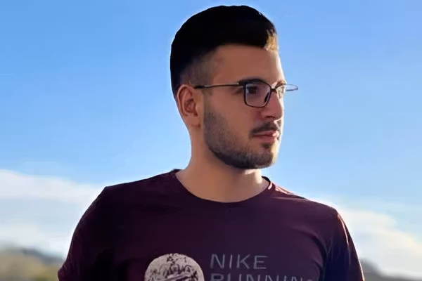 یوهانس واگنر، عضو پارلمان آلمان، کفالت سیاسی احسان فریدی را پذیرفت