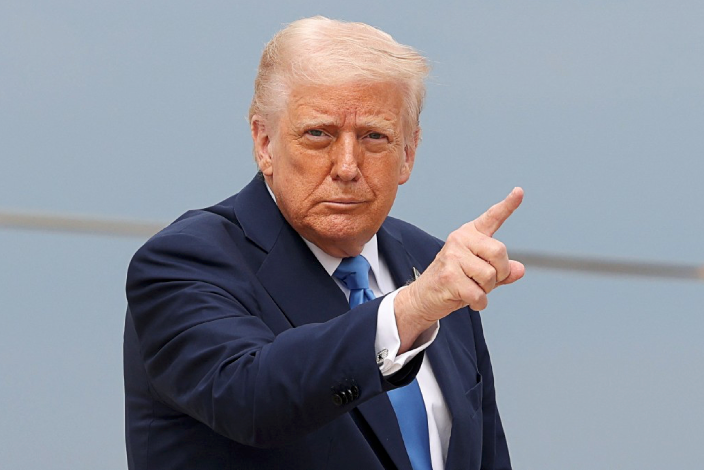 ترامپ: با وجود بازگشایی تنگه هرمز، محاصره دریایی علیه جمهوری اسلامی برقرار خواهد ماند