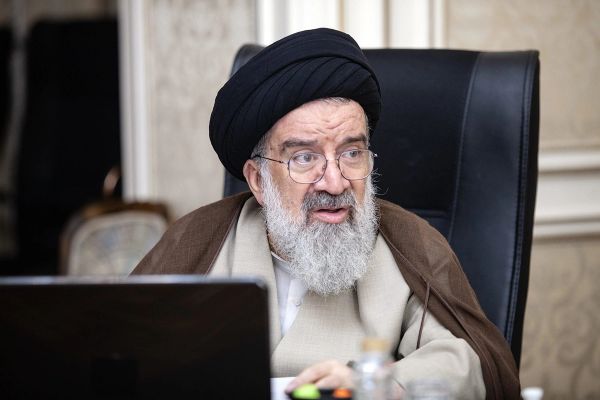 ممثل المرشد الإيراني: ترامب يقدم نفسه كمجنون.. وسنزيده جنونا