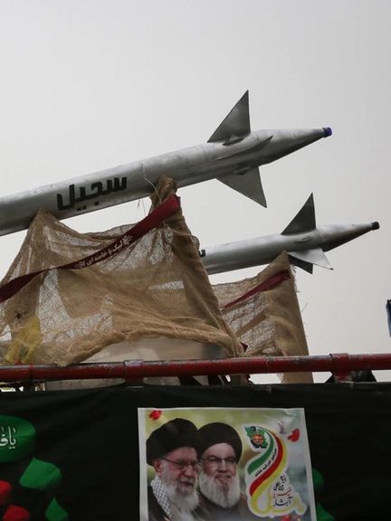 صحيفة خامنئي: إيران أصبحت اليوم أكثر استعدادًا لخوض الحرب