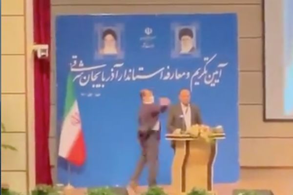 مسؤول إيراني صفعه "عقيد حرس ثوري": كان دافعه الاحتجاج على تطعيم زوجته من قبل رجل