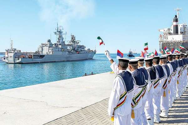 مناورات عسكرية مشتركة بين إيران وروسيا والصين في خليج عمان