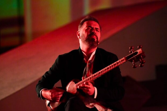 تهمورس پورناظری، موسیقیدان اجرای خود را به دلیل صادر نشدن مجوز خواندن «سحر محمدی» لغو کرد