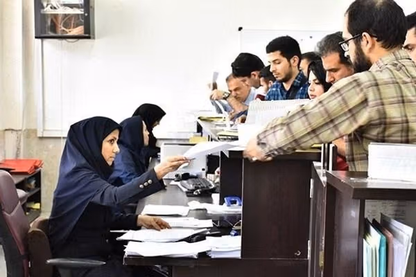 ۲۴ هزار نفر خواستار افزایش حقوق سال آینده کارمندان دولت بر اساس نرخ تورم شدند