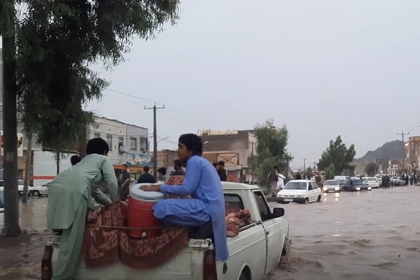 ضحايا جدد جراء الفيضانات بإيران و7 محافظات في حالة تأهب
