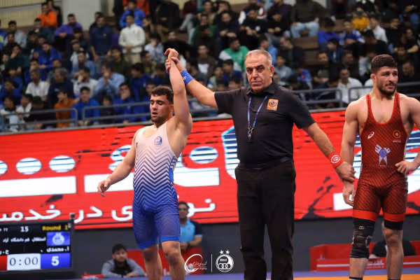 صعود تیم کشتی فرنگی استقلال قم به فینال لیگ برتر