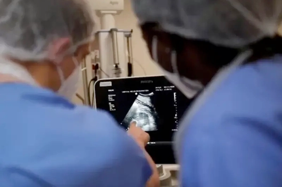 دستور خامنهای به وزیر بهداشت: موانع «افزایش جمعیت» را برطرف کن