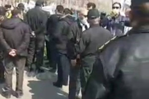 أفراد من القوات المسلحة الإيرانية ومتقاعدون يتظاهرون في عدد من مدن البلاد