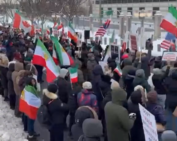 نمایندگان تجمعکنندگان ایرانی در اتاوا در حمایت از مردم ایران با سفیر آمریکا دیدار کردند