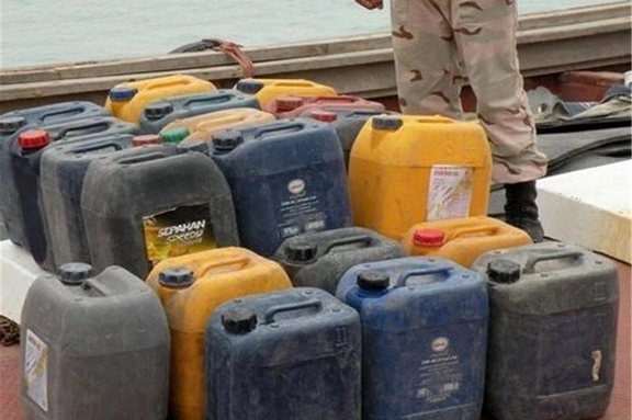 وزارت کشور: سوخت مرزی را میفروشیم و ۲۰ درصد به روستاییان میدهیم