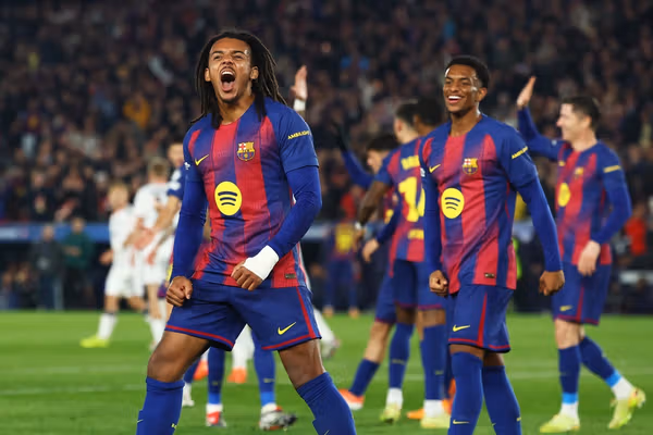 بارسلونا ۲-۱ آینتراخت؛ کامبک سه دقیقهای بارسلونا با کونده برای سومین برد فصل