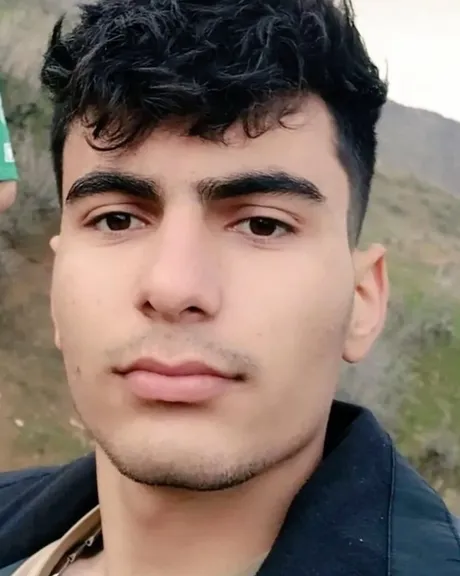 امیرحسام خدایاریفرد، معترض ۲۲ ساله با تیراندازی مستقیم نیروهای امنیتی در کوهدشت جانباخت