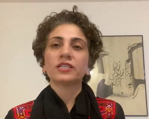 ناشطة إيرانية تؤكد لـ "إيران إنترناشيونال" أن المخابرات تحتجز شقيقها وابنها "كرهائن"