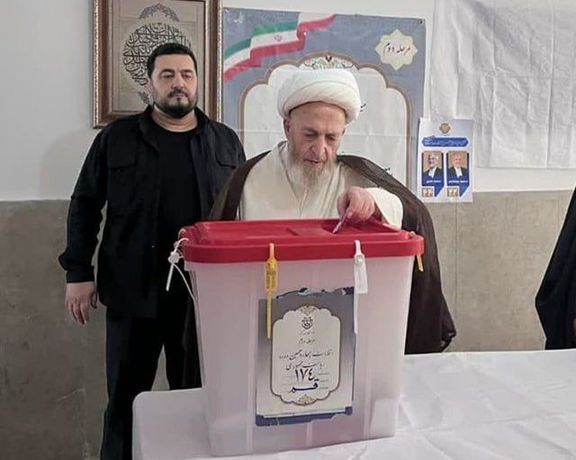 جعفر سبحانی، مرجع تقلید: هر کس میخواهد جمهوری اسلامی قوی باشد، رای بدهد