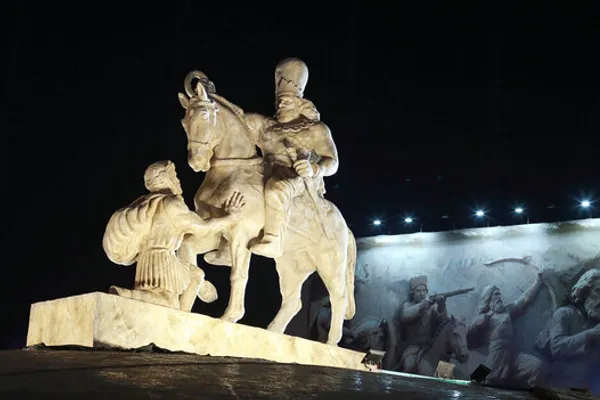 پس از موج تبلیغات حکومت با نمادهای ملی، مجسمه والرین از میدان انقلاب برداشته شد