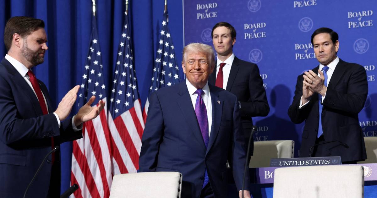 President Donald Trump Threatens Iran With Military Action, Sets 10–15‑Day Deadline — Reports Differ On Exact Length