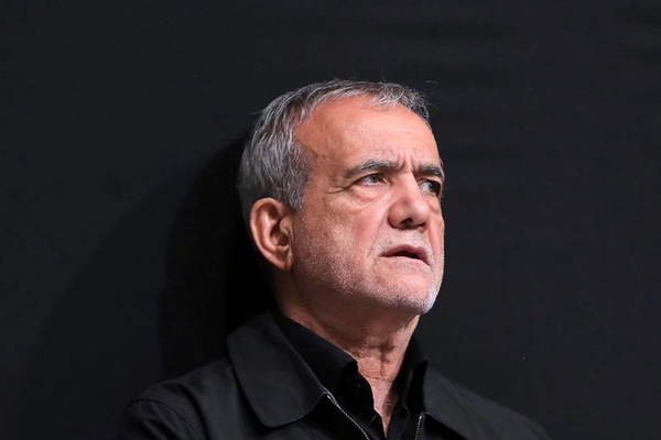 الرئيس الإيراني محذرا نظيره الفرنسي: مهاجمة لبنان ستكون لها عواقب وخيمة على إسرائيل