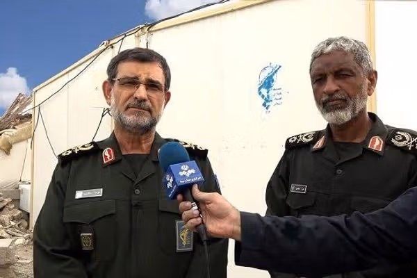 علی عظمایی، بدون حکم و تشریفات، بهعنوان فرمانده جدید نیروی دریایی سپاه پاسداران معرفی شد