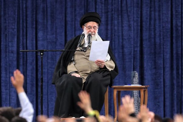 خامنئي: رسالة ترامب لم تصلني.. ودعوته للتفاوض مع إيران "خداع" للرأي العام العالمي