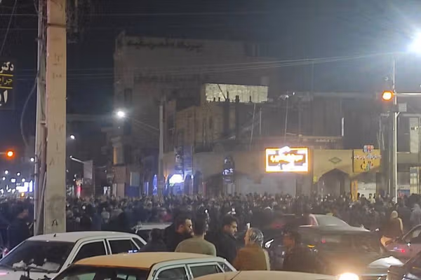 گسترش اعتراضات و واکنش جهانی؛ رسانهها از مرحله تازه بحران در ایران میگویند