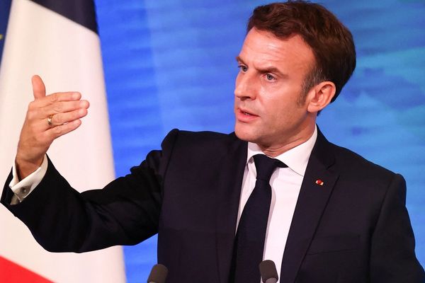 ماكرون يعلن خطة العقوبات الأوروبية ضد طهران.. ويؤكد: أبناء إيران يقومون بثورة