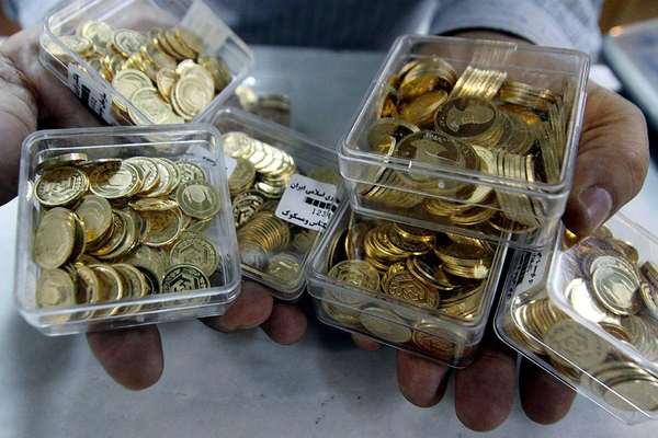 منظمة الضرائب الإيرانية تخطط لفرض ضريبة على أرباح بيع العملات الذهبية