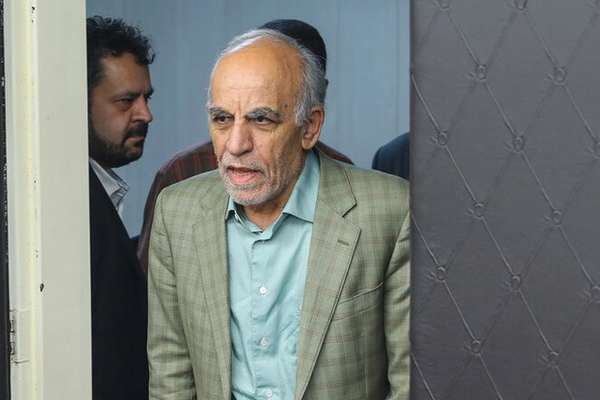 ممثل الرئيس الإيراني يدعو إلى التفاوض المباشر مع ترامب.. رغم موقف خامنئي الرافض