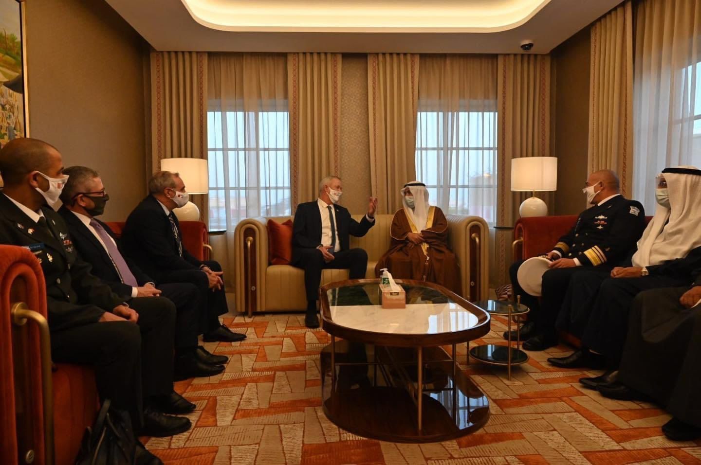 اولین سفر وزیر دفاع اسرائیل به بحرین؛ بنی گنتس  وارد منامه شد