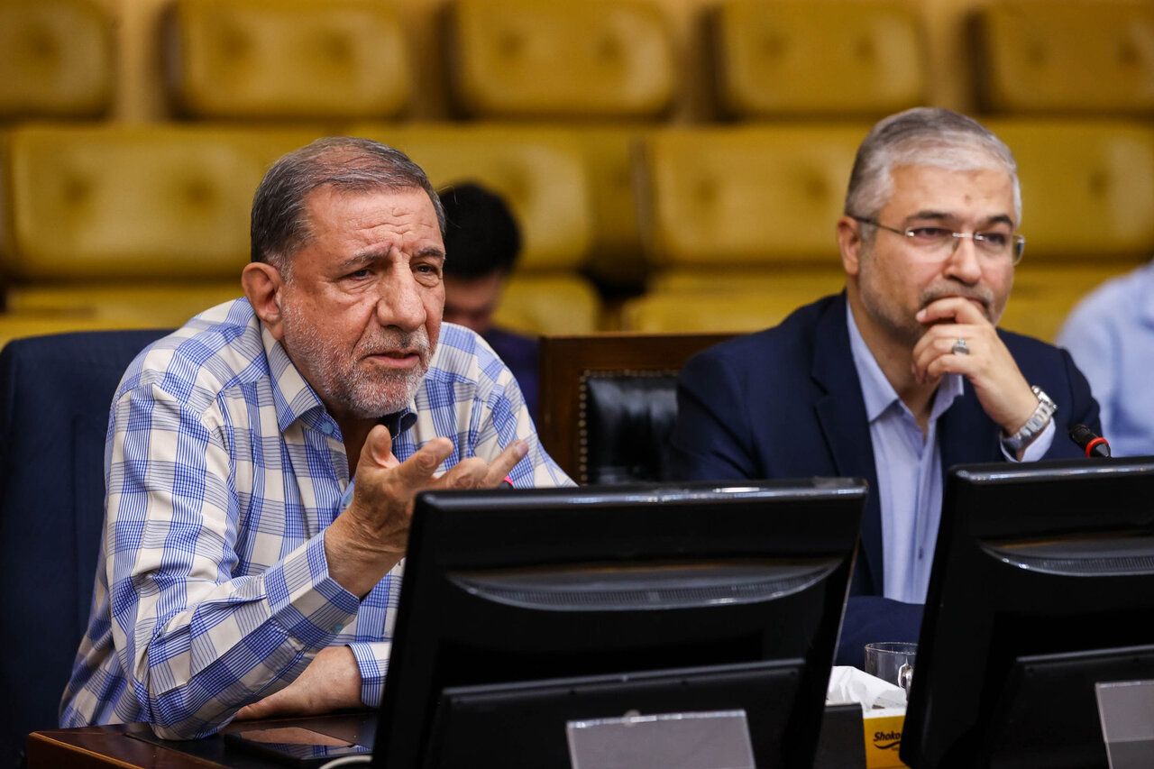 نائب طهران: قوات الأمن والباسيج والحرس الثوري استخدمت السلاح بعد اتساع الاحتجاجات 